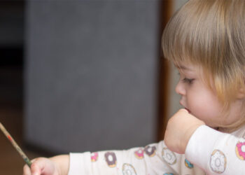 Processed food consumption and household chaos linked to reduced cognitive performance in young children