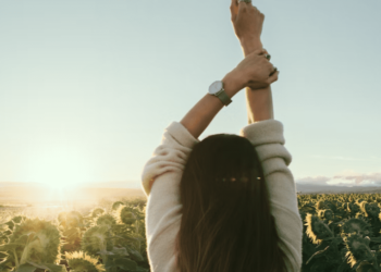 Why I Choose to Abstain from Alcohol as a Woman with Bipolar Disorder