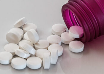 New research suggests that those with bipolar I and a history of migraines should avoid taking lithium