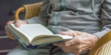 Reading for Pleasure Strengthens Memory in Older Adults