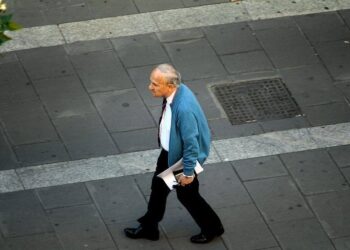 Dual-Task Walking Performance May Be an Early Indicator of Accelerated Brain Aging