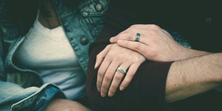 Comforting Ways to Support Families Experiencing Miscarriage