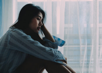 Anxious attachment mediates the link between childhood trauma and pain symptoms in depressed adults