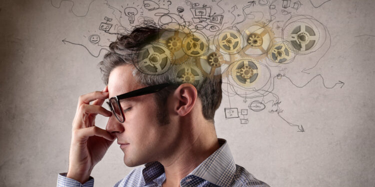 Cognitive distancing appears to enhance decision-making performance, new study reveals