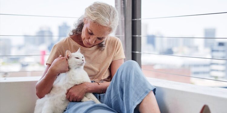 Cognitive decline in old age is slower in pet owners