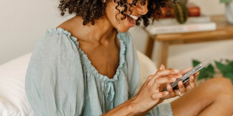 Social Media Boundaries to Start Practicing Today