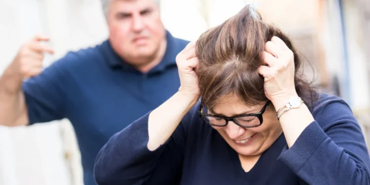 Toxic Relationships: What Are The Signs?