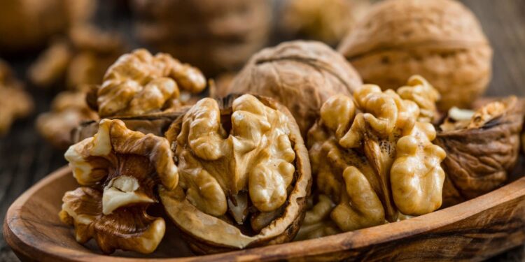 Eating walnuts for breakfast may boost brainpower throughout the day, study finds