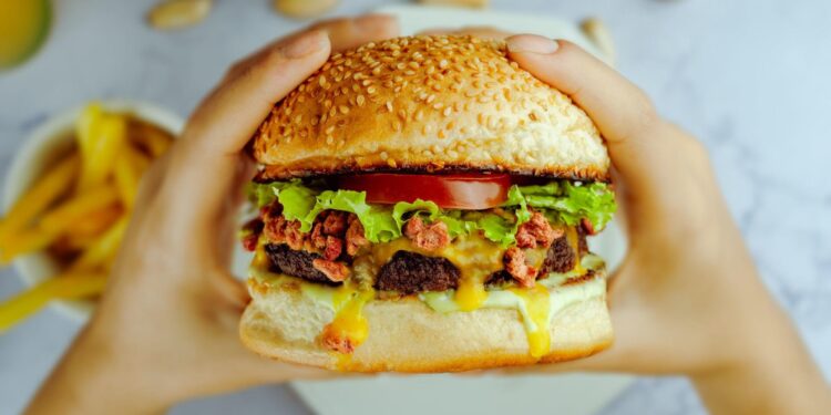 Just 3 Days of Fatty Food May Damage Aging Brains, Study Warn