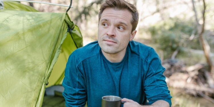 Avoidant Attachment Style in Adults: Signs & Interventions